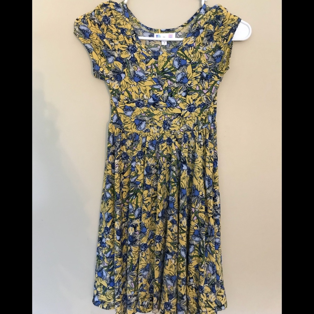 Gorgeous LuLaRoe daffodil dress